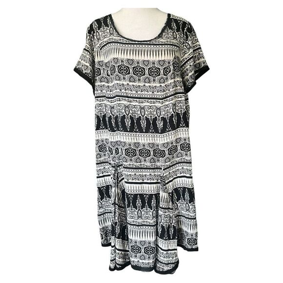 Torrid Plus Size 1X Black/White/Gray Abstract Full Skirt Short Sleeve Dress - Picture 3 of 13